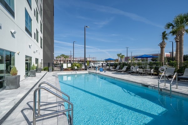 Holiday Inn Express & Suites Fort Walton Beach - Eglin Area by IHG